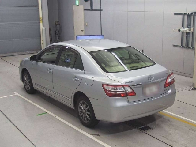 TOYOTA PREMIO 2012