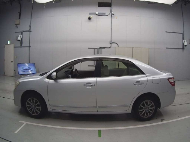 TOYOTA PREMIO 2012