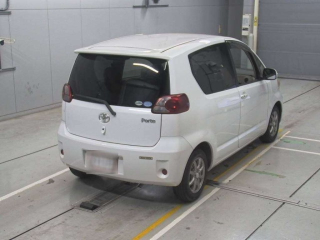 TOYOTA PORTE 2012
