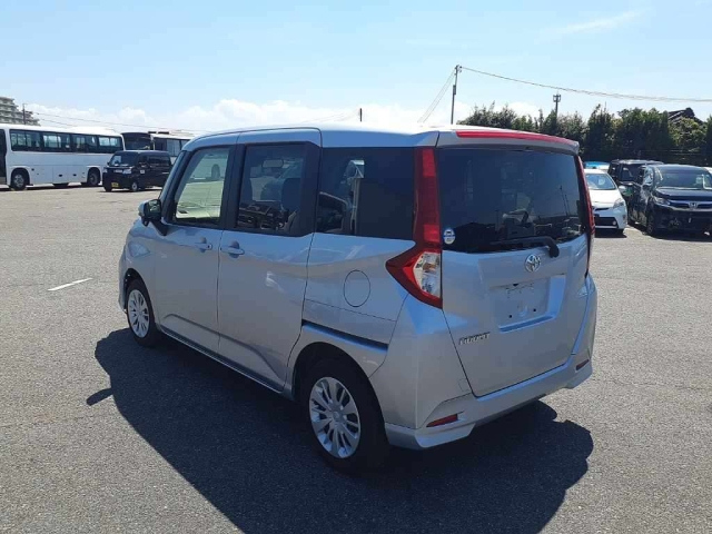 TOYOTA ROOMY 2025