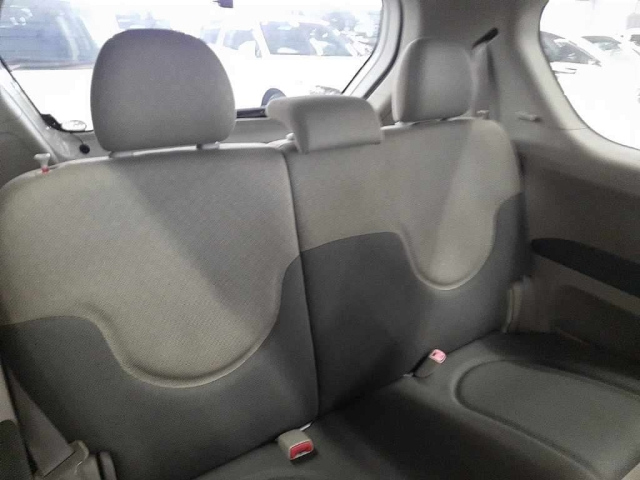 TOYOTA PORTE 2012