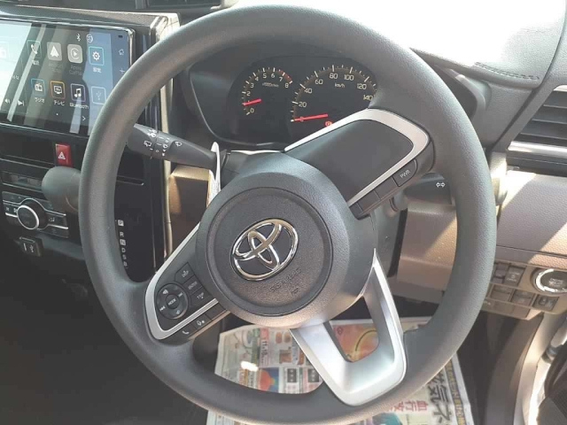 TOYOTA ROOMY 2025