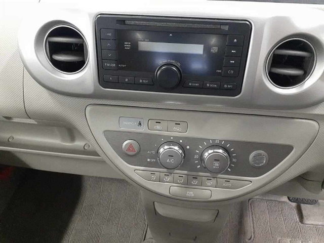 TOYOTA PORTE 2012