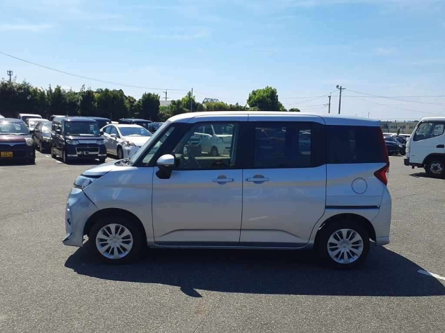 TOYOTA ROOMY 2025