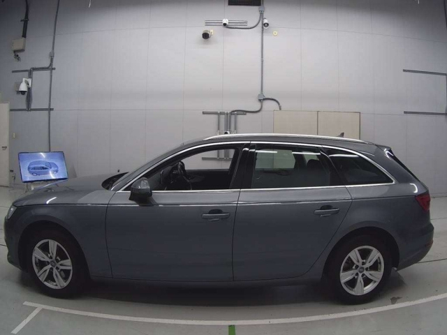 AUDI A4 2016