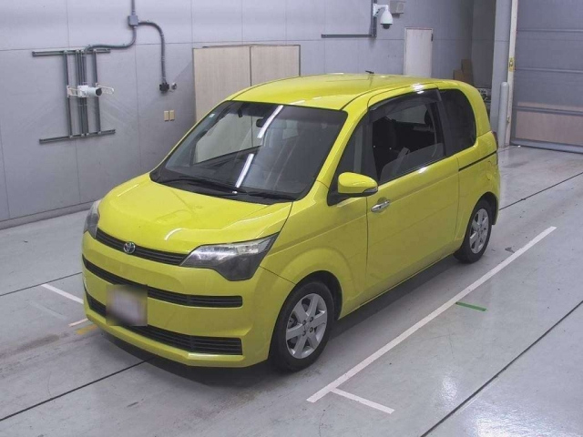 TOYOTA SPADE 2013