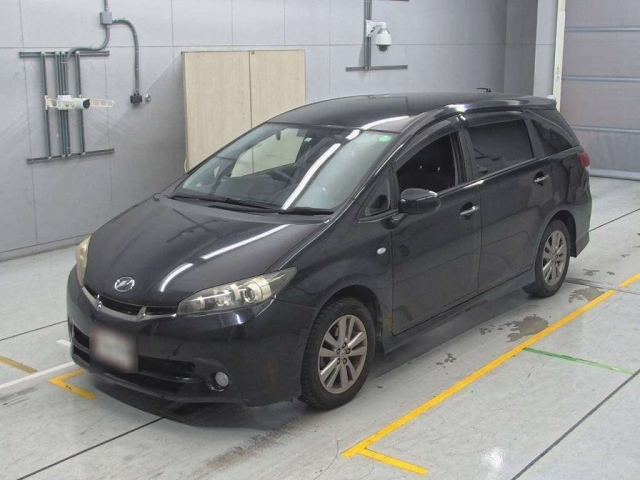 TOYOTA WISH 2011