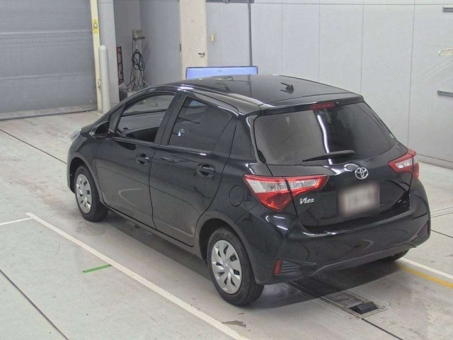 TOYOTA VITZ 2019
