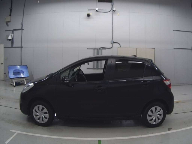 TOYOTA VITZ 2019