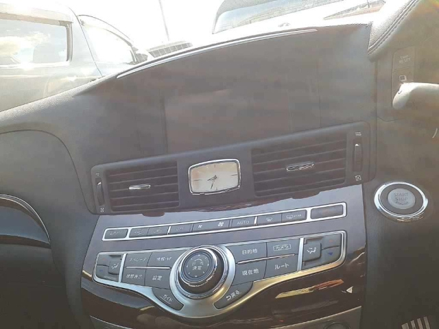 NISSAN FUGA 2015