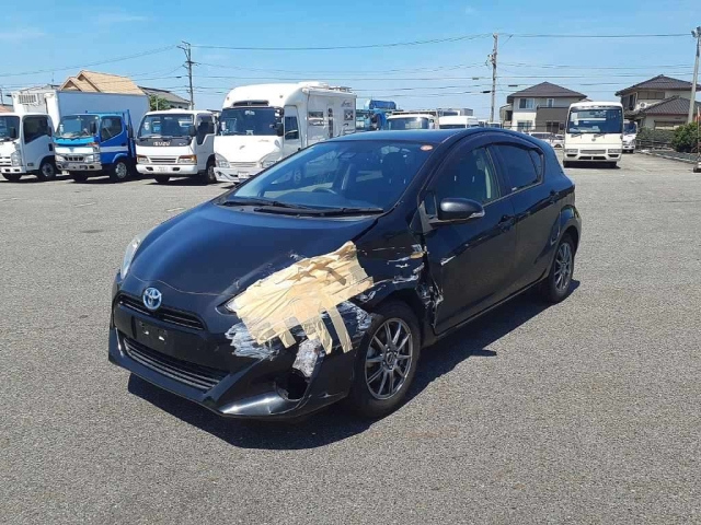 TOYOTA AQUA 2017