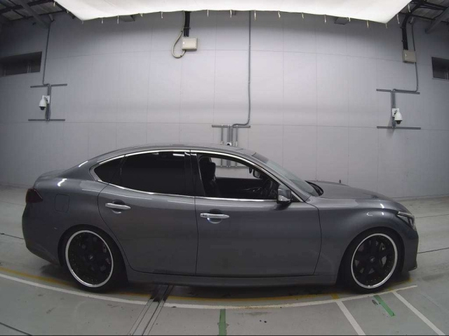 NISSAN FUGA 2015