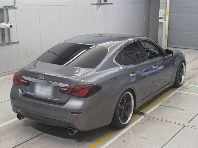 NISSAN FUGA 2015