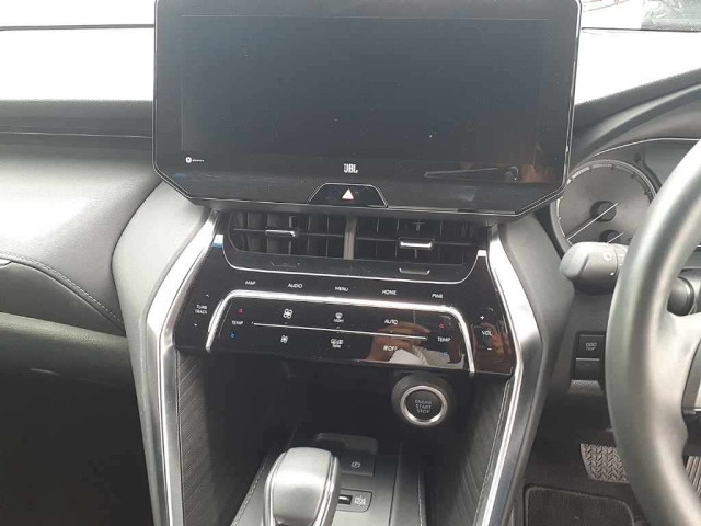 TOYOTA HARRIER 2022