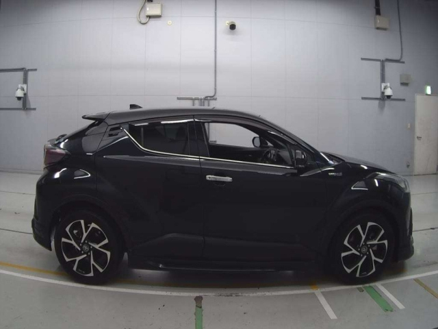 TOYOTA C-HR 2018