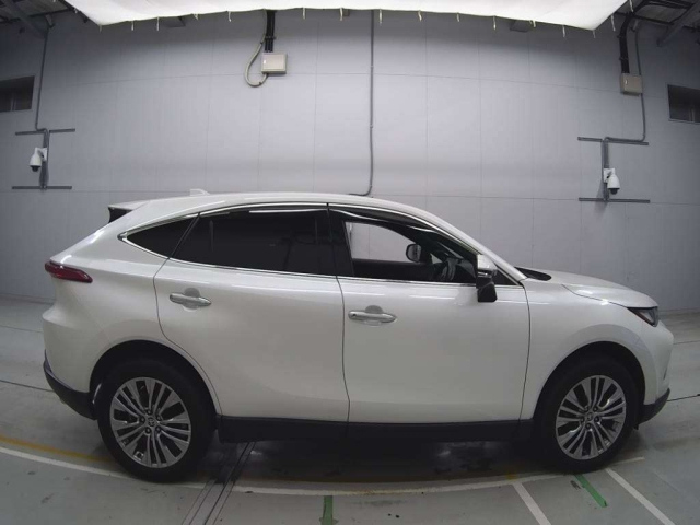 TOYOTA HARRIER 2022