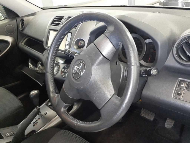 TOYOTA RAV4 2011