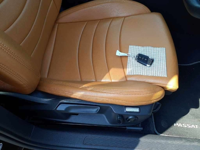VOLKSWAGEN PASSAT VARIANT 2015