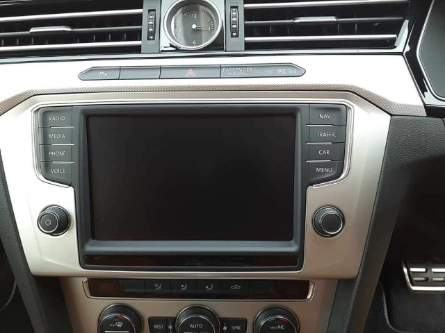 VOLKSWAGEN PASSAT VARIANT 2015
