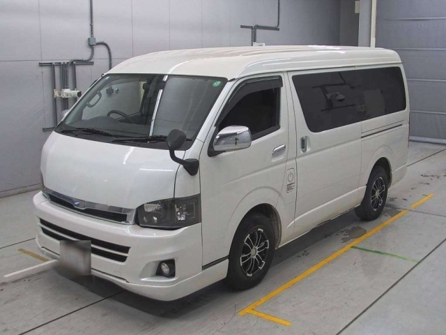 TOYOTA HIACE 2012