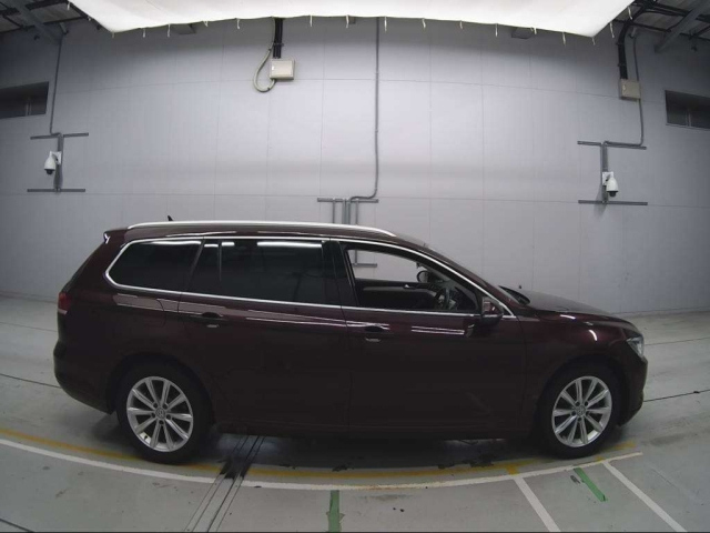 VOLKSWAGEN PASSAT VARIANT 2015