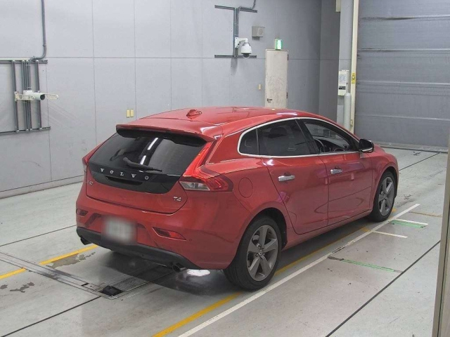 VOLVO V40 2014