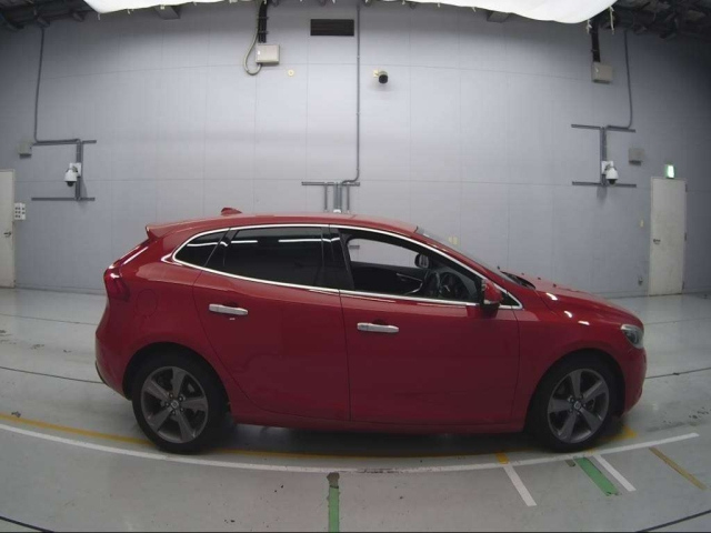 VOLVO V40 2014