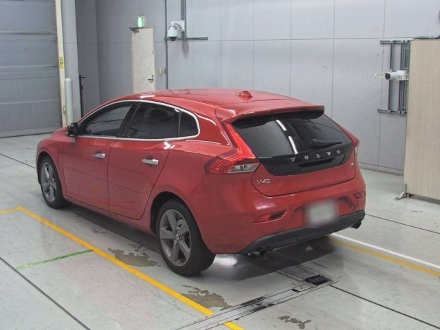VOLVO V40 2014