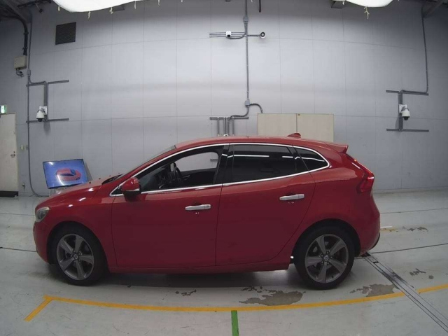 VOLVO V40 2014