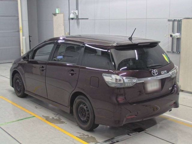 TOYOTA WISH 2013