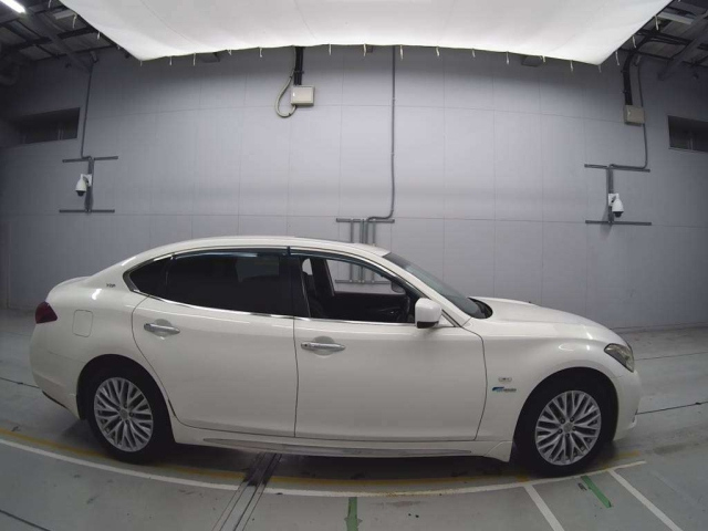 NISSAN CIMA 2012