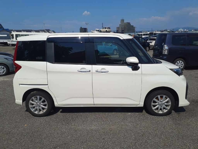 TOYOTA ROOMY 2023