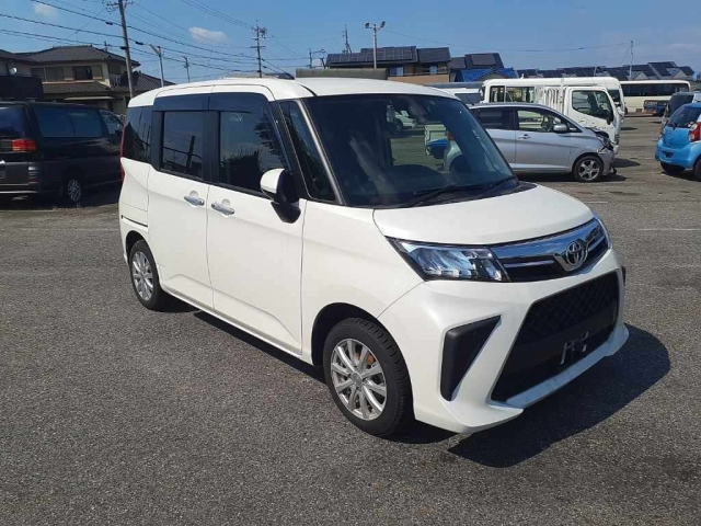 TOYOTA ROOMY 2023
