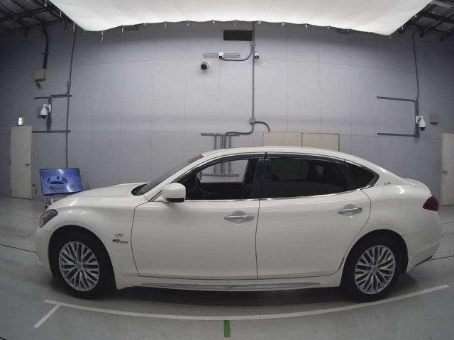 NISSAN CIMA 2012