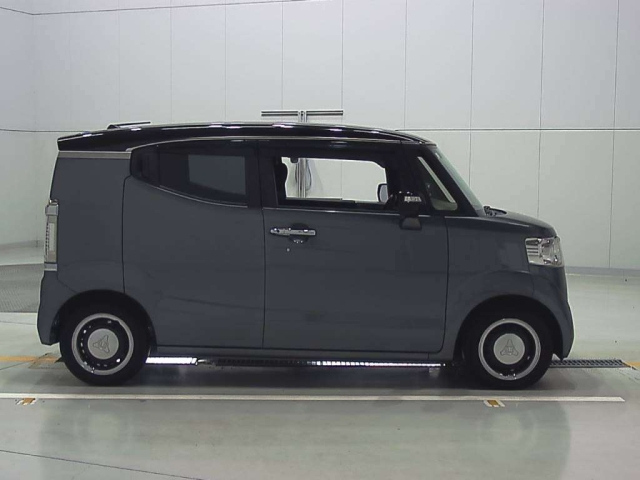 HONDA N BOX SLASH 2017