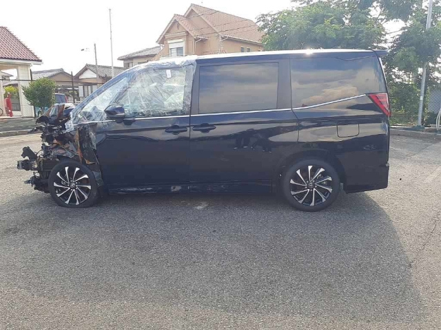 TOYOTA NOAH 2024