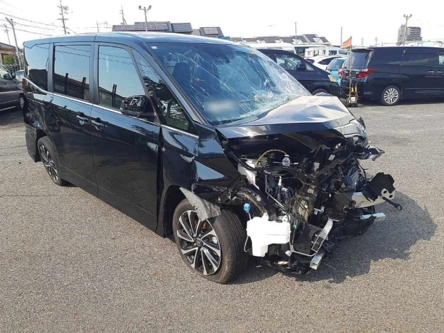 TOYOTA NOAH 2024