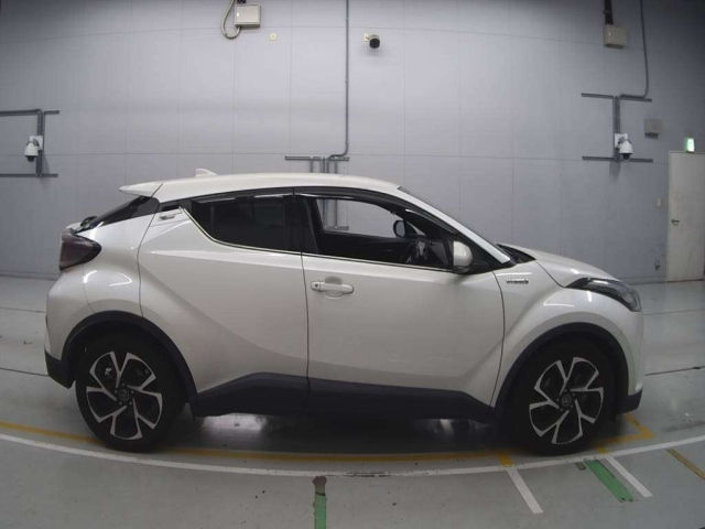 TOYOTA C-HR 2017