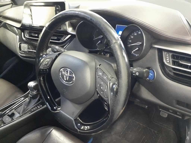 TOYOTA C-HR 2017