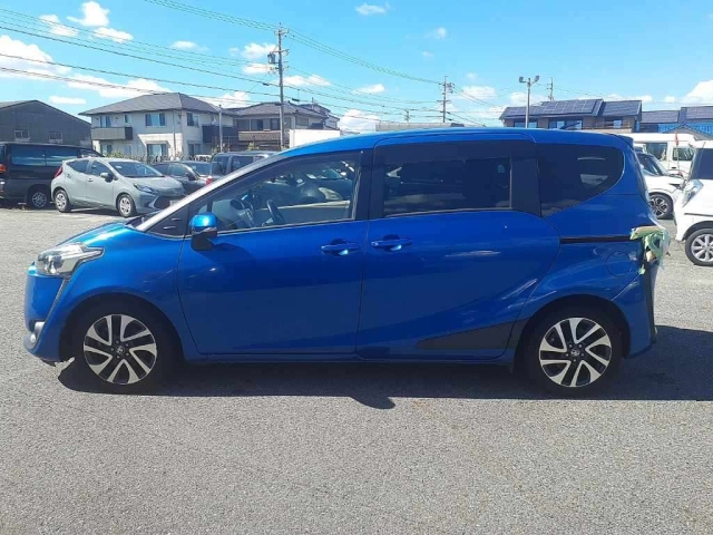 TOYOTA SIENTA 2016