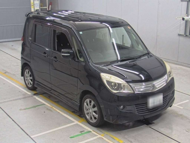 MITSUBISHI DELICA D2 2013