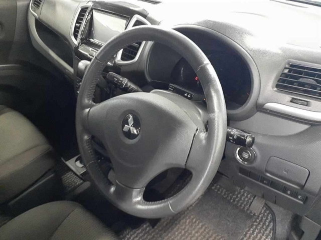 MITSUBISHI DELICA D2 2013