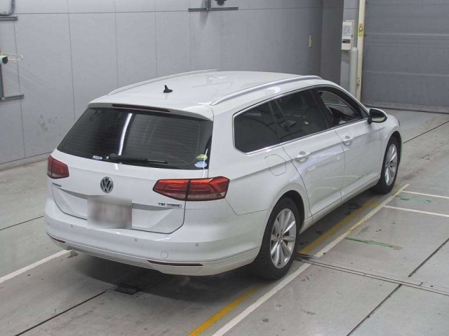 VOLKSWAGEN PASSAT VARIANT 2016