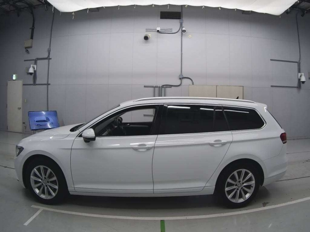 VOLKSWAGEN PASSAT VARIANT 2016