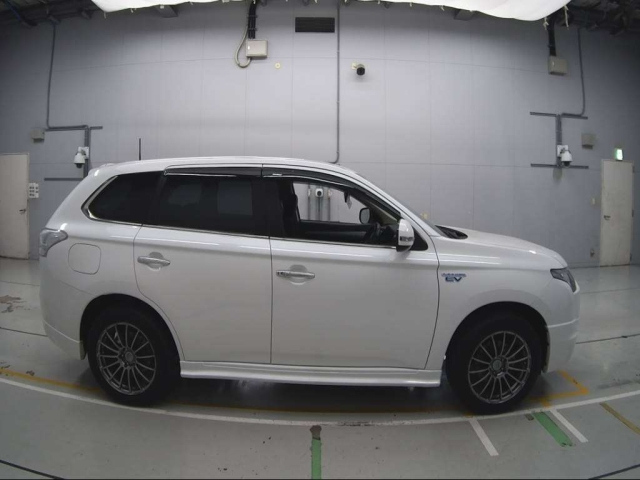 MITSUBISHI OUTLANDER PHEV 2013