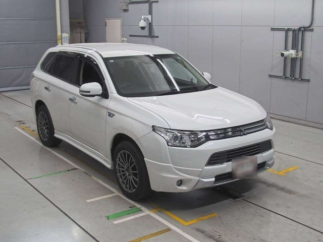 MITSUBISHI OUTLANDER PHEV 2013