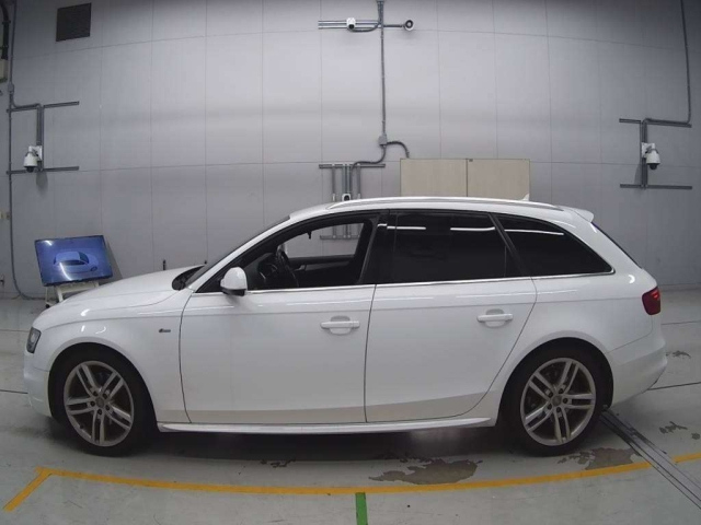 AUDI A4 2012