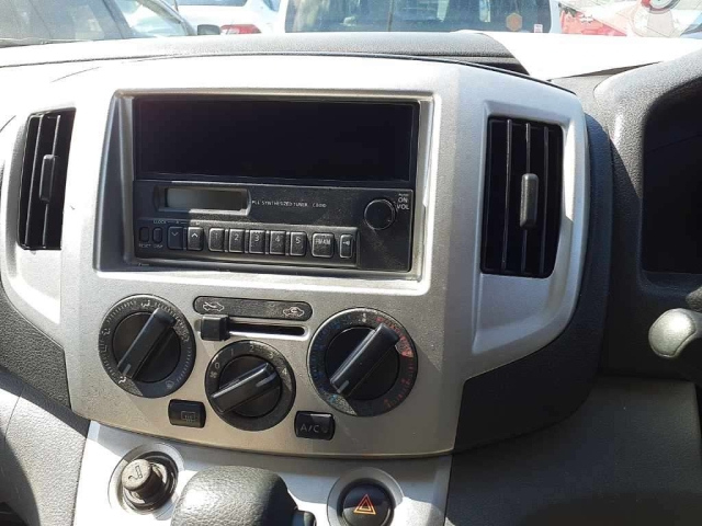 NISSAN NV200 2009