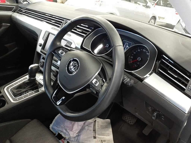 VOLKSWAGEN PASSAT VARIANT 2016