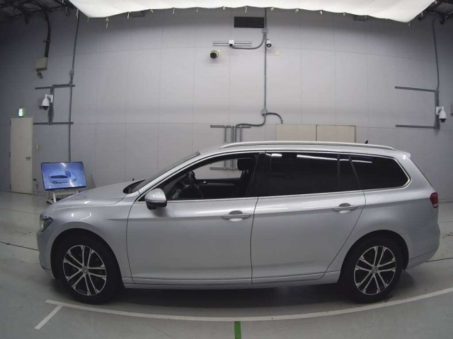 VOLKSWAGEN PASSAT VARIANT 2015
